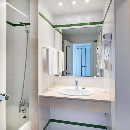 Valentin מלון סון באו